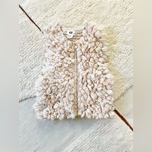 H&M H+M Boucle Fluffy Sheepskin Vest Girls 4-6Y Cream Tan Rose Gold Zipper EUC